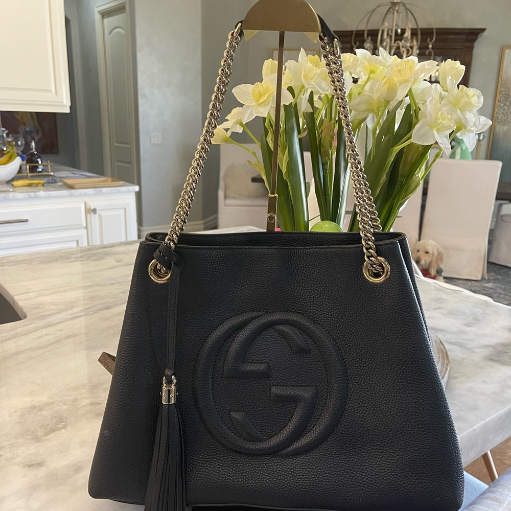 Gucci Black Pebbled Leather Shoulder Bag with Gold Chain - Picture 7 of 7